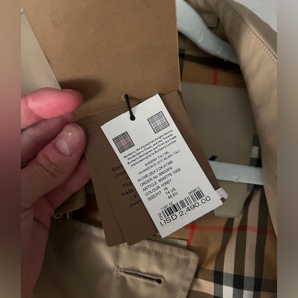 NWT Burberry Chelsea Trench in Honey - Picture 3 of 7